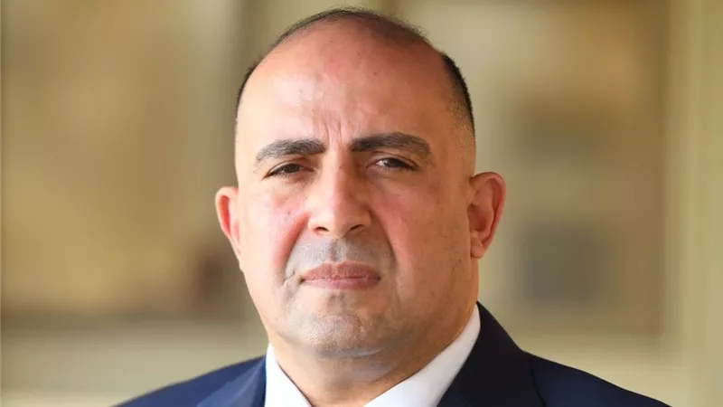 مطالب برلمانية بتوجيه الحوافز الاستثمارية لتصنيع الخامات الدوائية