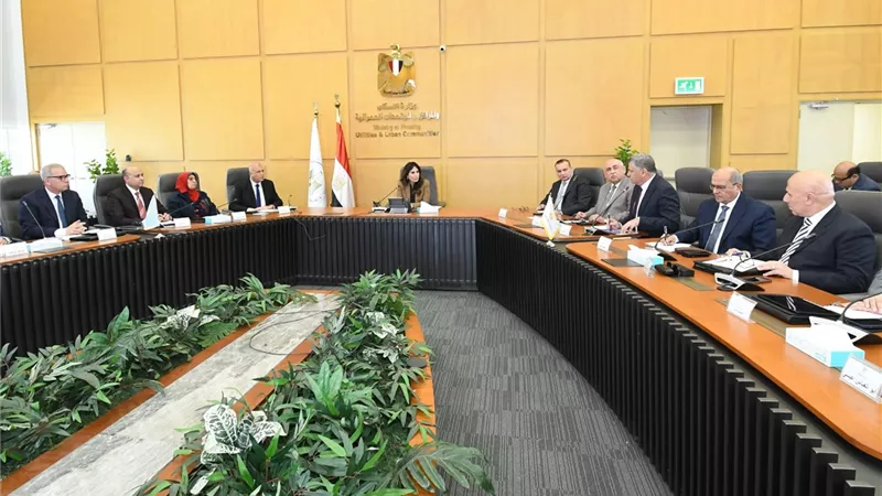 اجتماع لجنة المرافق يناقش مشروعات المياه والصرف بالمنوفية ومطروح