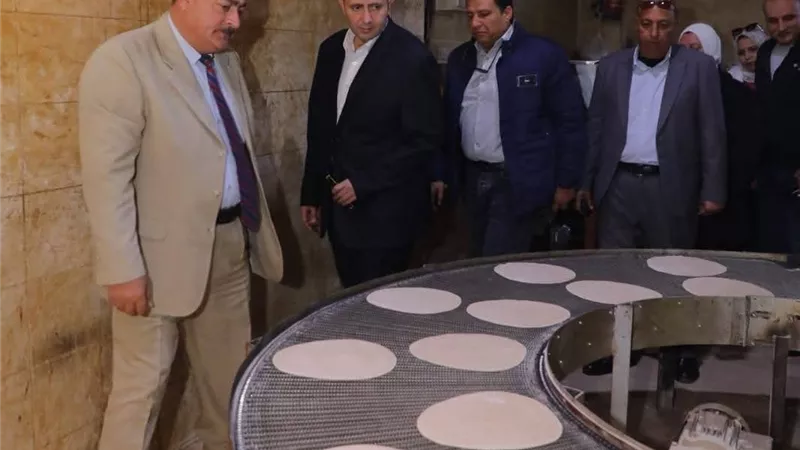 محافظ دمياط يتابع منظومة  الخبز المدعم بميت أبو غالب 