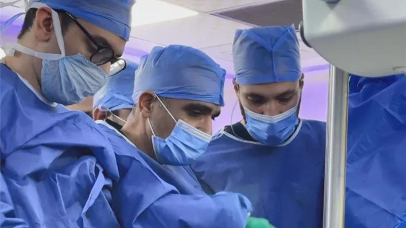  نجاح تدخل قلبي متقدم لمسن داخل مجمع الإسماعيلية الطبي