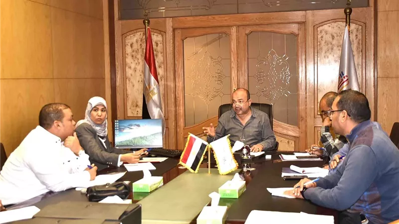 سكرتير عام الأقصر يترأس اجتماعاً للجنة تجهيز الفرص الاستثمارية بالمحافظة