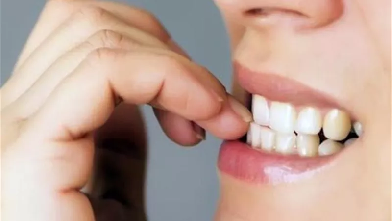 حكم قضم الأظافر أثناء الصيام.. دار الإفتاء توضح