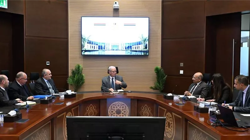 نائب رئيس الوزراء يتابع استعدادات تطبيق موازنة البرامج والأداء 2027
