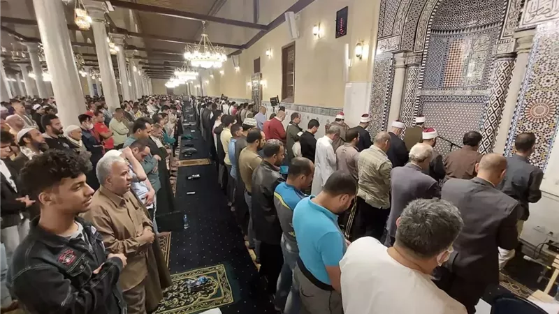 بث مباشر | نقل شعائر صلاة التراويح من مسجد الإمام «الحسين»