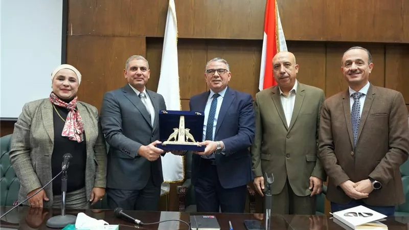 “الرواد الرقميون”.. مبادرة رئاسية لتأهيل طلاب عين شمس لمهن المستقبل الرقمي