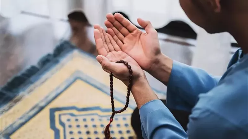 موعد السحور والإفطار | تعرف على مواقيت الصلاة في اليوم الاثنين 16-3-2026