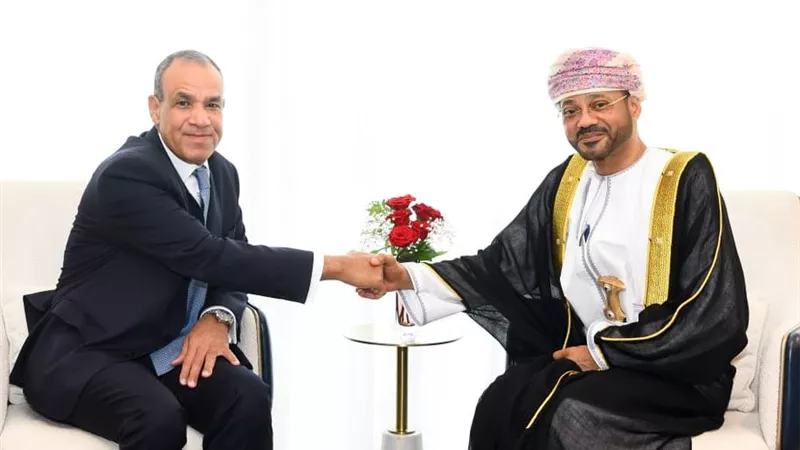 وزير الخارجية يلتقي نظيره العُماني بمسقط ويؤكد دعم مصر الكامل لدول الخليج