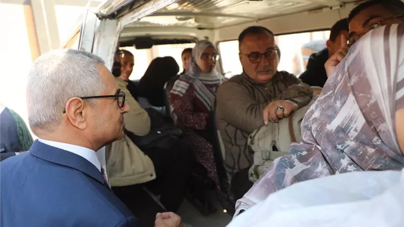 رسالة حاسمة من محافظ بني سويف للسائقين لا تهاون مع مخالفات المواقف