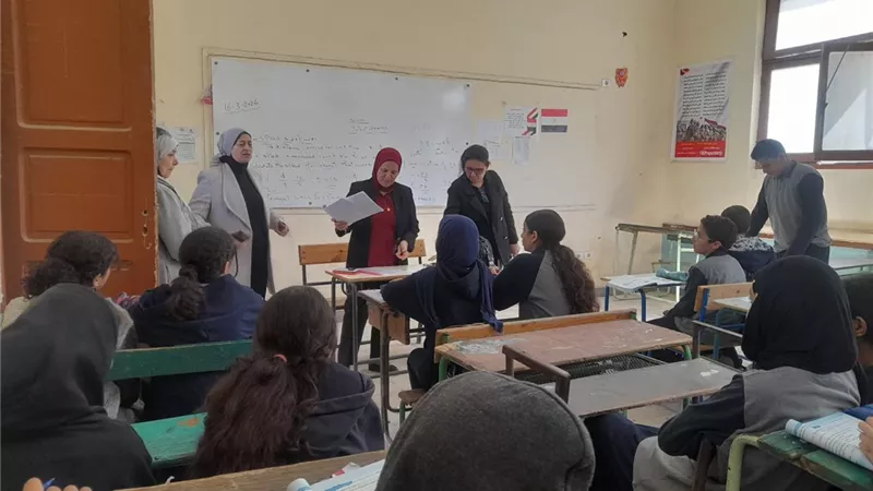 مدير تعليم القاهرة تتابع انتظام الدراسة والتقييمات الأسبوعية