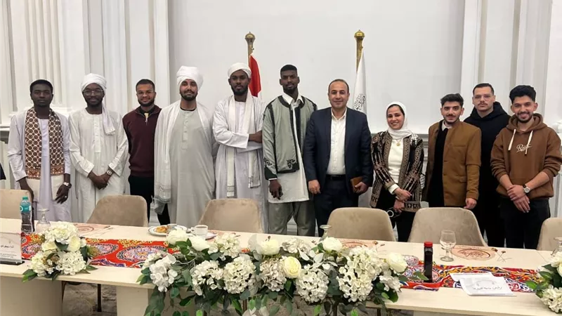 طلاب جامعة كفر الشيخ الوافدون يشاركون في حفل إفطار الوافدين السنوي