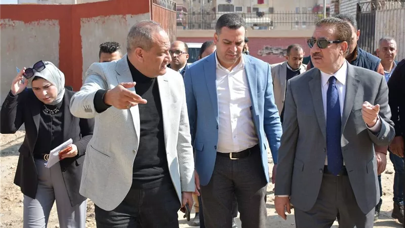 محافظ بورسعيد يتابع تطوير مدرسة ياسر الشربيني ويوجه بسرعة إنجاز الصيانة