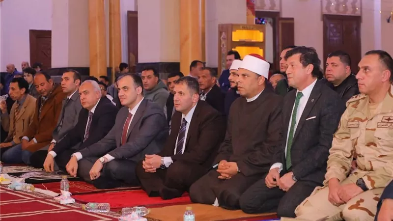 محافظ دمياط يشهد الاحتفال بليلة القدر في مسجد البحر