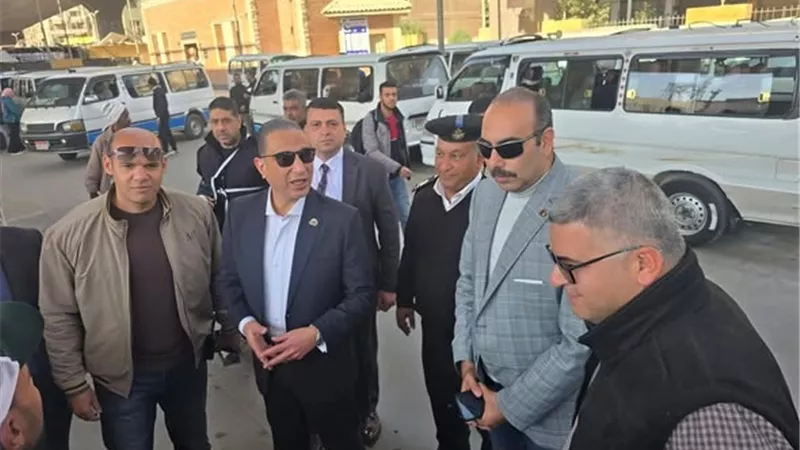 محافظ الجيزة يتفقد موقف سرفيس المريوطية الحضاري