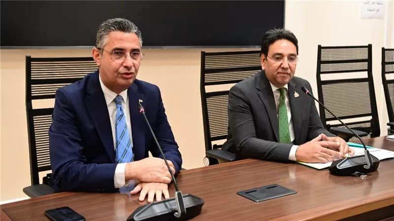 النائب أيمن محسب: الاحتياطي الاستراتيجي للسلع آمن