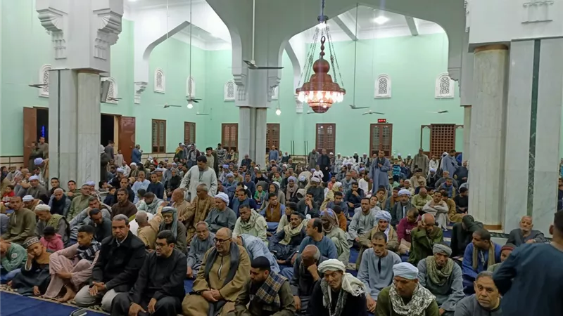 ساحة الإمام الأكبر تحتفل بـ«ليلة القدر» غرب محافظة الأقصر | صور
