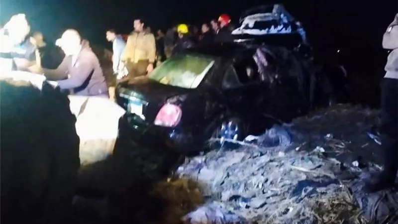 سقوط سيارة في ترعة الجنابية يودي بحياة شخصين بطريق السنطة
