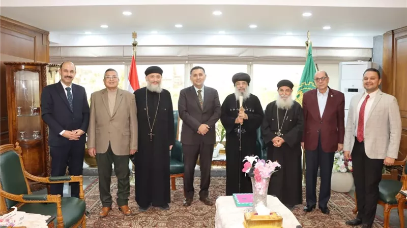 محافظ القليوبية يستقبل وفد الكنيسة الإنجيلية للتهنئة بمناسبة حلول عيدالفطر