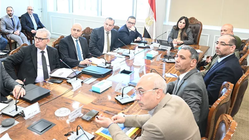 «الإسكان» تتابع تسليم الأبراج الشاطئية ومزارين بالعلمين الجديدة