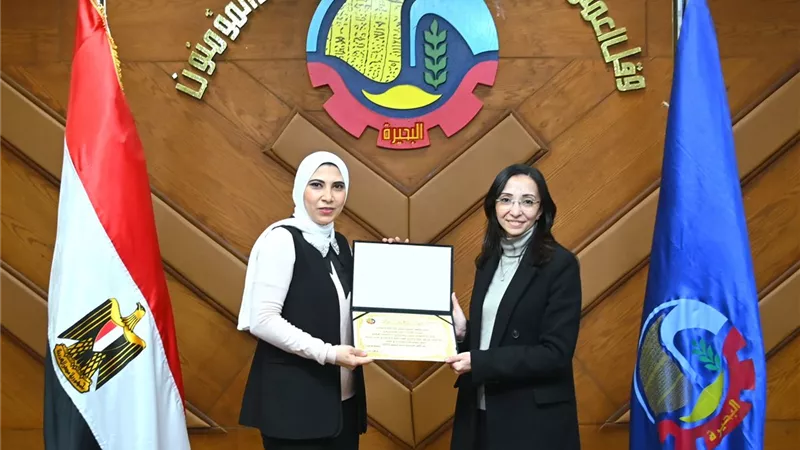 محافظ البحيرة تستقبل أول مدربة في مجال تشغيل الماكينات والميكانيكا