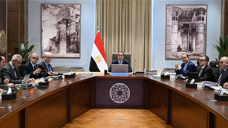 مدبولي يستعرض الإصدار المحدث من وثيقة سياسة ملكية الدولة
