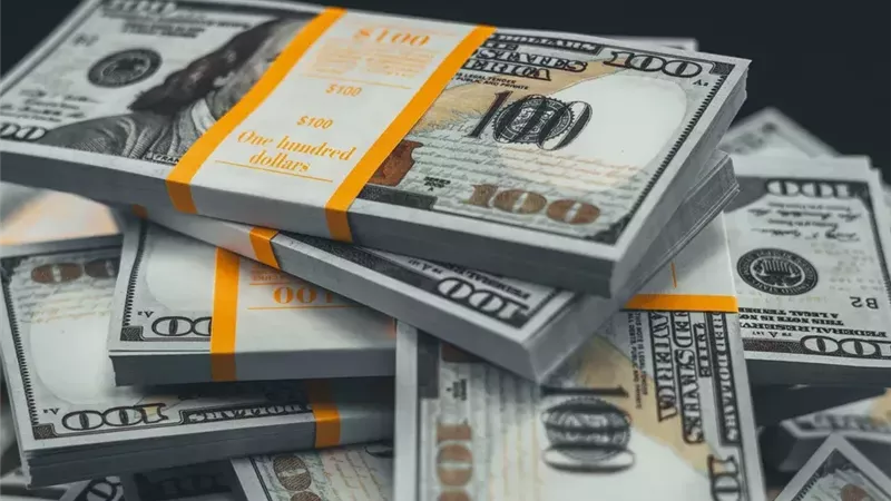 تصاعد التوترات في الشرق الأوسط يدعم الدولار ويضغط على العملات العالمية 