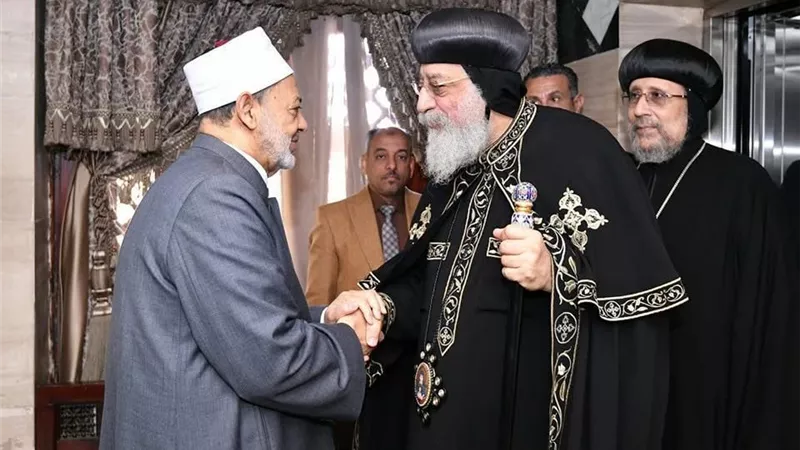 في اتصال هاتفي.. البابا تواضروس الثاني يهنئ شيخ الأزهر بحلول عيد الأضحى