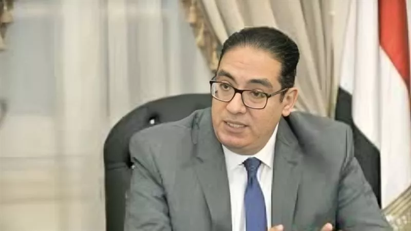 جامعة القاهرة تهنئ الأمهات بعيد الأم.. عطاء يصنع الأجيال ومستقبل الوطن