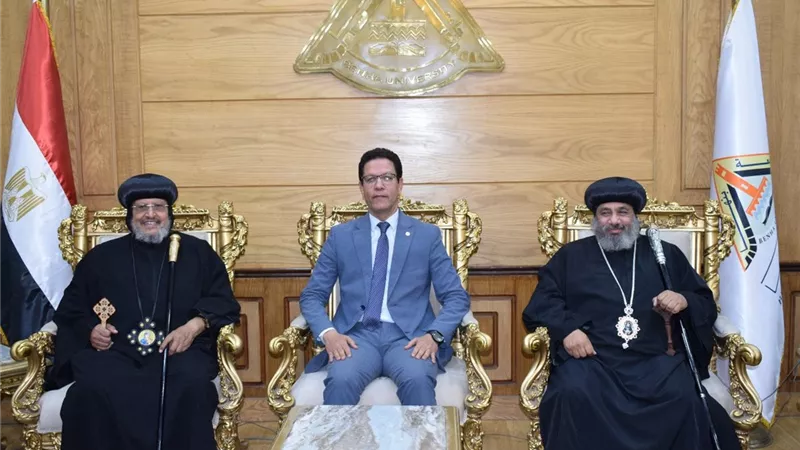 رئيس جامعة بنها يستقبل وفود من الكنيسة للتهنئة بعيد الفطر المبارك