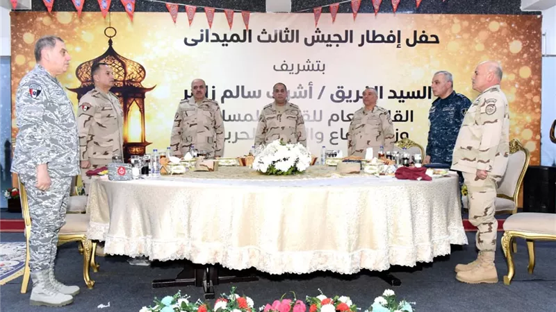 وزير الدفاع لمقاتلي الجيش الثالث الميداني: الدفاع عن الوطن مهمة مقدسة