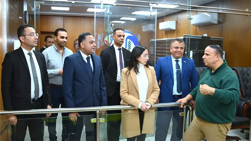 محافظ البحيرة تهنئ المواطنين والعاملين بالديوان العام بقرب عيد الفطر