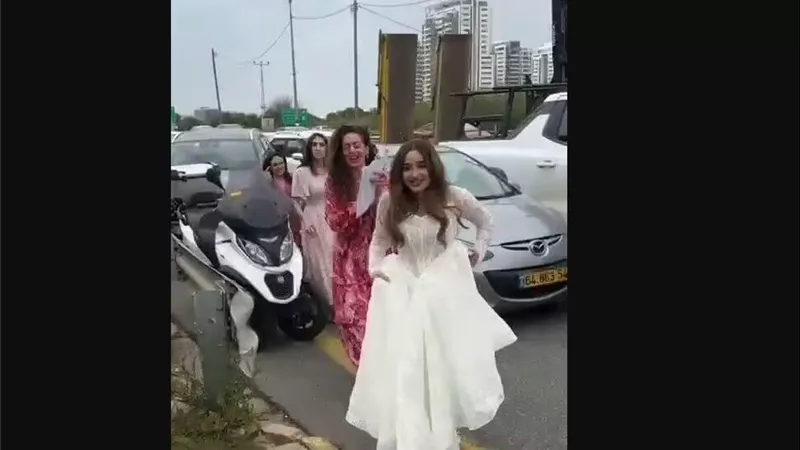زفاف على أصوات القنابل.. عروس إسرائيلية تهرب من صواريخ إيران|فيديو وصور