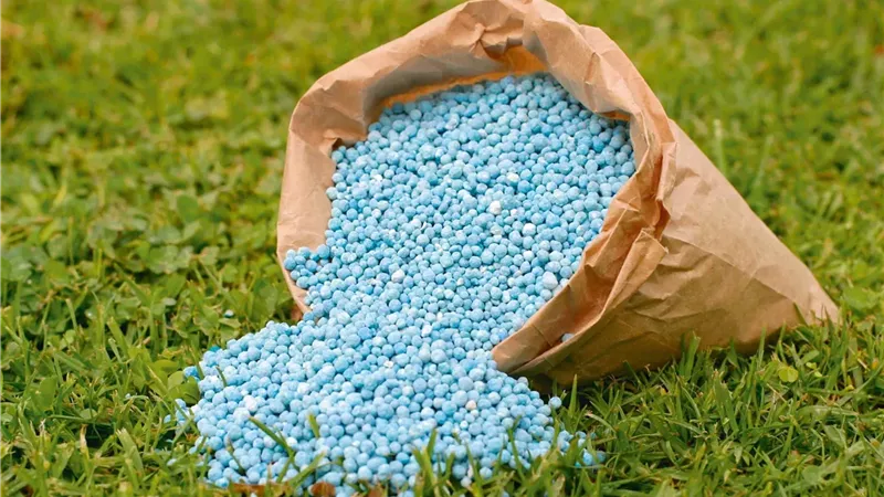 وزارة الزراعة تطمئن الفلاحين بشأن توافر الأسمدة المدعمة
