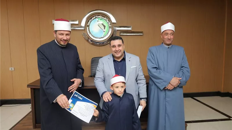 رئيس مياه البحيرة ووكيل وزارة الأوقاف يكرمان الفائزين في مسابقة حفظ القرآن