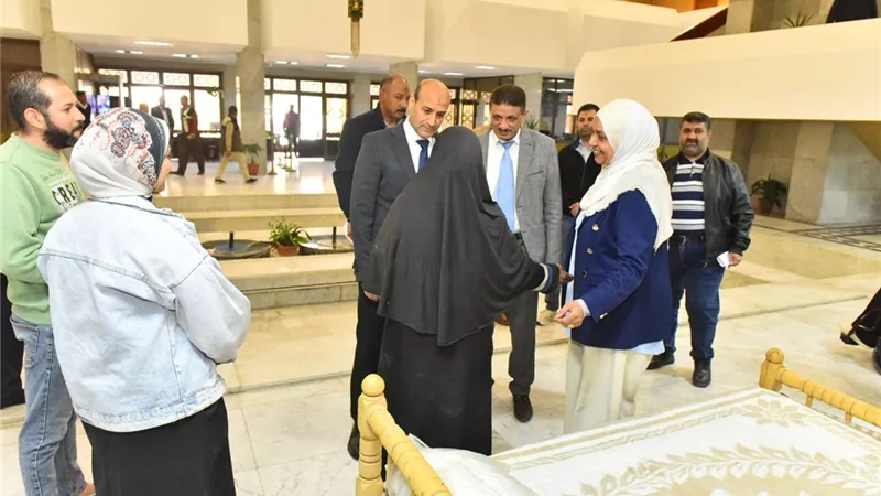 محافظ أسيوط يدعم الأولى بالرعاية بتسليم جهاز عروسة وكراسي كهربائية متحركة 