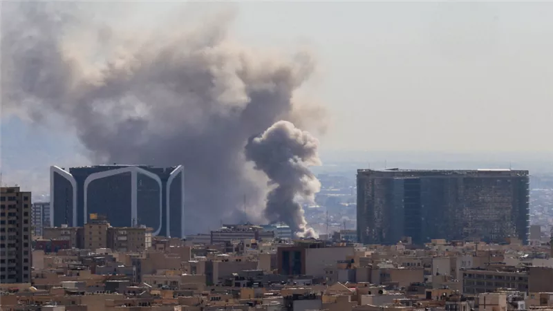 وسائل إعلام إيرانية: سماع دوي انفجارات بطهران وعدد من المدن المحيطة|فيديو