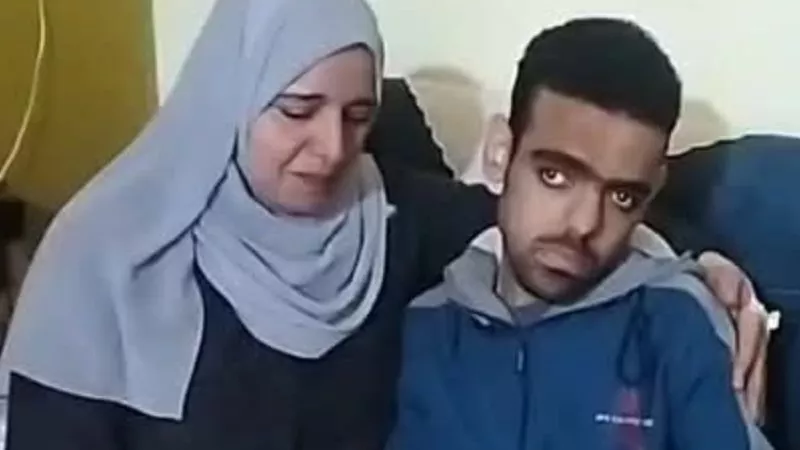 أبناؤها من ذوي الهمم.. كريمة أم مثالية بدمياط تهزم الألم وتنتصر للأمل