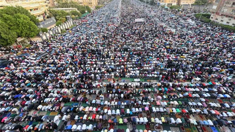هل صلاة العيد تُسقط الجمعة؟.. الأزهر للفتوى يحسم الجدل 