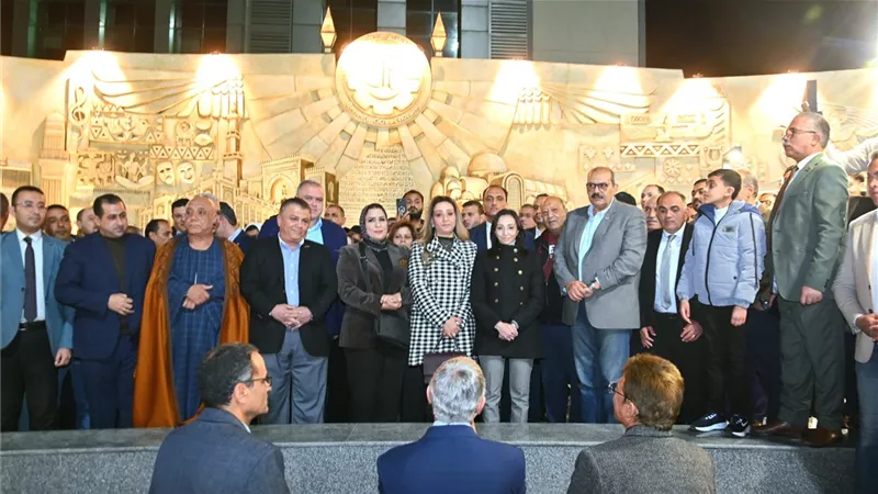 محافظ البحيرة تفتتح ميدان المحطة أكبر ميادين المحافظة عقب تطويره 