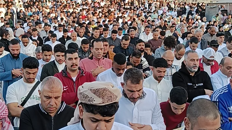  أجواء من الفرحة والبهجة.. بعد قليل تنطلق صلاة عيد الفطر بالإسماعيلية