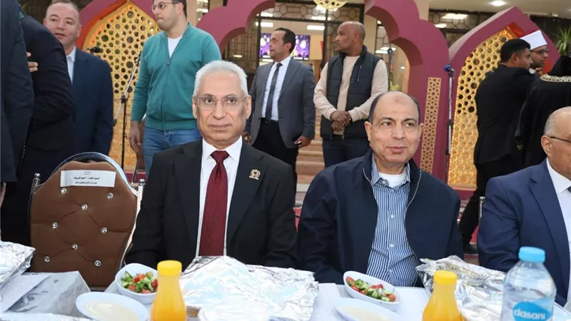 محافظ المنيا يشارك أسرة جامعة المنيا حفل الإفطار الجماعي