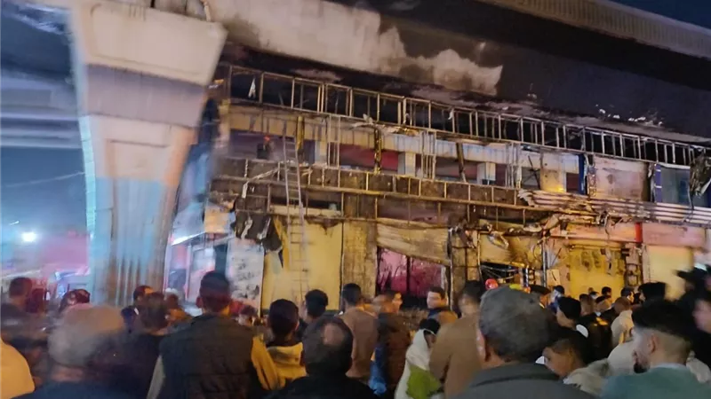 ليلة العيد.. السيطرة على حريق كبير أسفل كوبري الكيلو 21 بالإسكندرية 