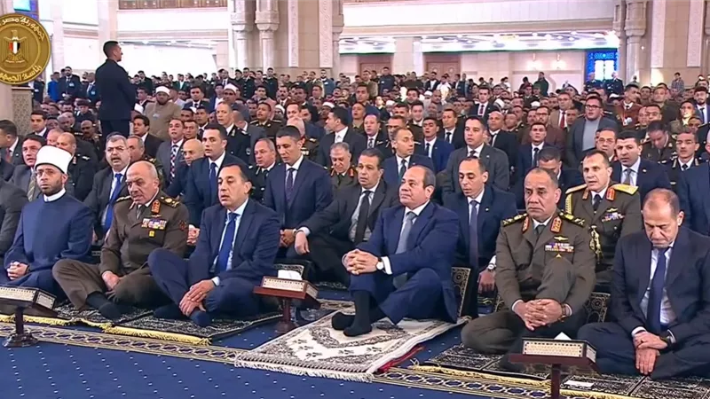 بث مباشر.. الرئيس السيسي يؤدي صلاة عيد الفطر بمسجد الفتاح العليم