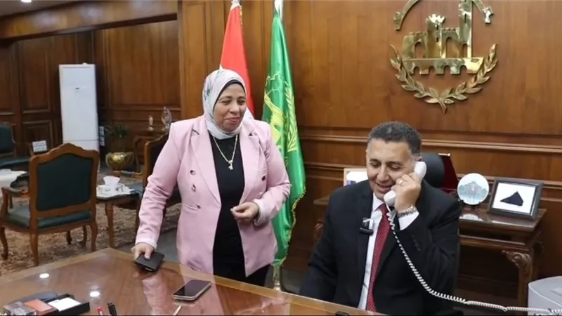 محافظ القليوبية يهنئ الأم المثالية هاتفيًا في أول أيام عيد الفطر