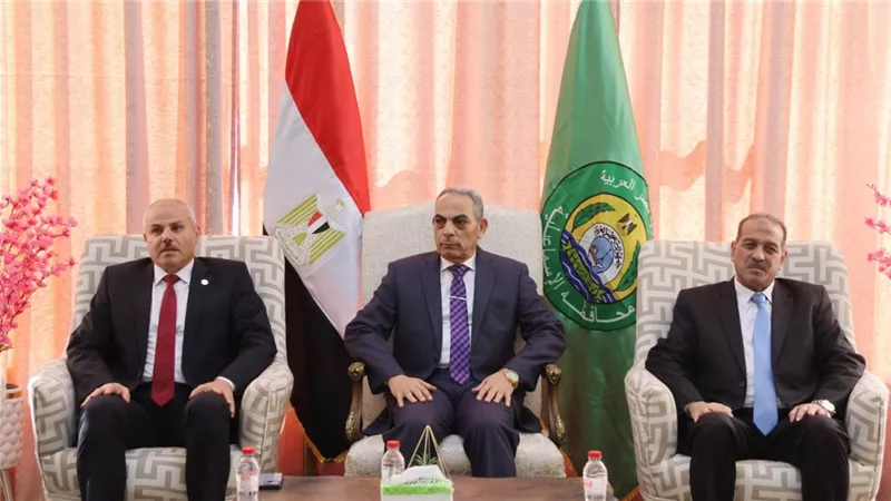 محافظ الإسماعيلية يستقبل المهنئين بـ عيد الفطر المبارك