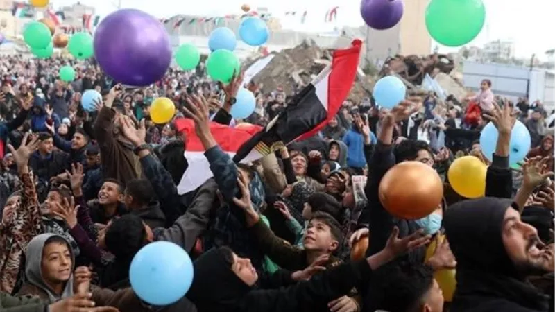 الفلسطينيون يحتفلون بعيد الفطر بعد عامين من الحرب في غزة|فيديو