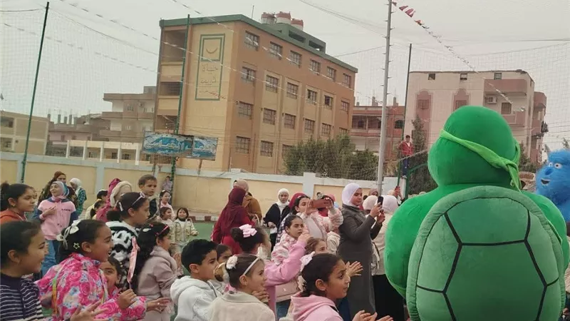 «بين التراث والترفيه».. الأراجوز والعرائس يرفعان شعار الفرحة بكفر الشيخ