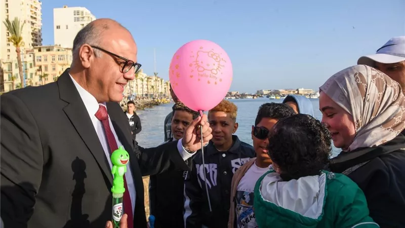  الخروج للبحر..  عادات وتقاليد أهالي الإسكندرية في العيد الفطر