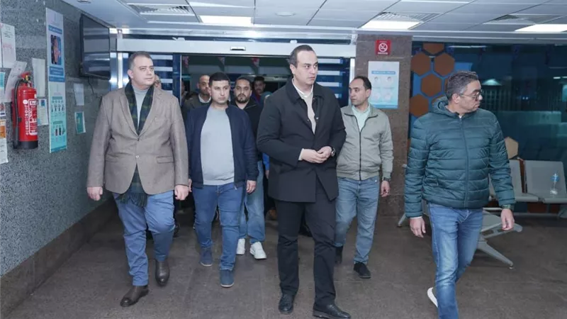 رئيس هيئة الرعاية الصحية في جولة ليلية مفاجئة لمتابعة سير العمل