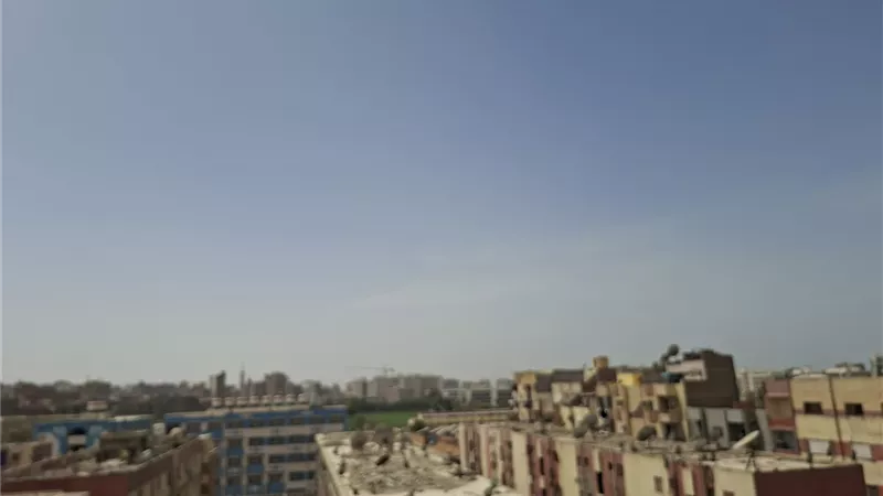 طقس معتدل مشمس ورياح خفيفة محملة بالأتربة في أسيوط