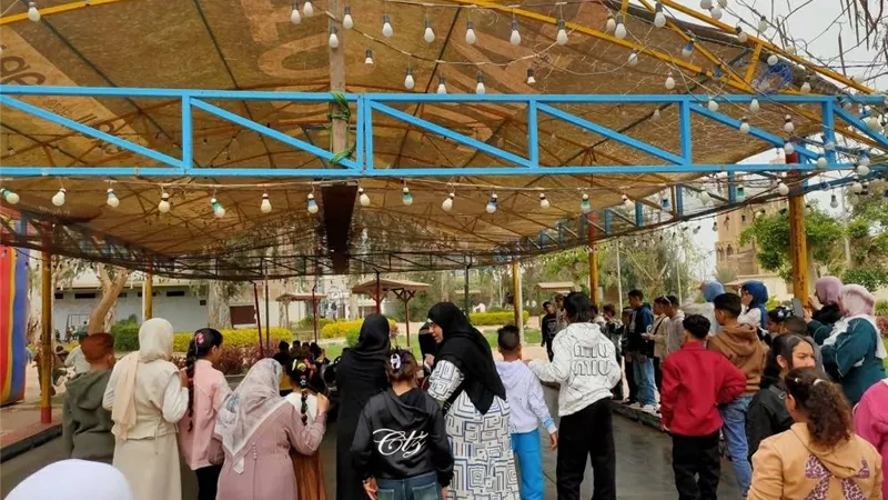 إقبال جماهيري كبير على حدائق القناطر الخيرية في ثاني أيام عيد الفطر 